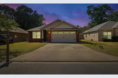 219 January Court, Crestview, FL 32539 - Photo 2