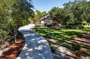 4630 Soundside Dr, Gulf Breeze, FL 32563 - Photo 2