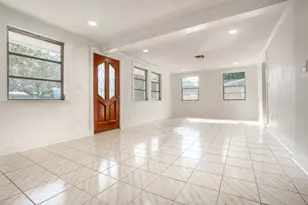 209 Hawthorne Cir, Fort Walton Beach, FL 32547 - Photo 2