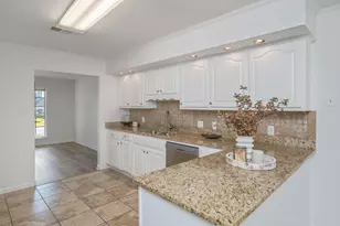 810 Boulevard of the Champions, Shalimar, FL 32579 - Photo 32