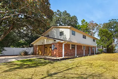 1202 NE Beachview Drive NE, Fort Walton Beach, FL 32547 - Photo 1