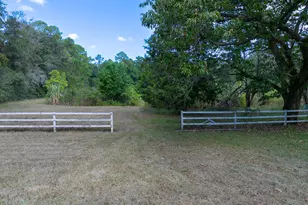 137 Parker Ln, Laurel Hill, FL 32567 - Photo 28