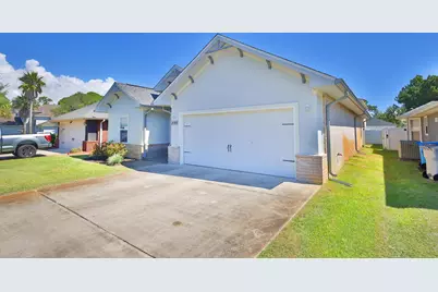 2066 Fountainview Drive, Navarre, FL 32566 - Photo 2