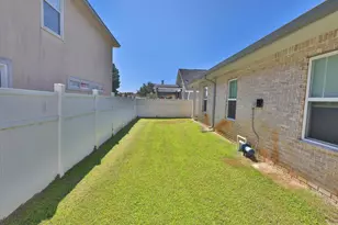 2066 Fountainview Dr, Navarre, FL 32566 - Photo 50