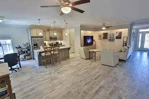 2066 Fountainview Dr, Navarre, FL 32566 - Photo 10