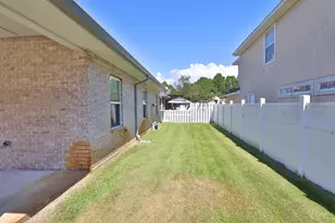 2066 Fountainview Dr, Navarre, FL 32566 - Photo 48