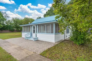 346 Crescent Dr, Defuniak Springs, FL 32435 - Photo 2