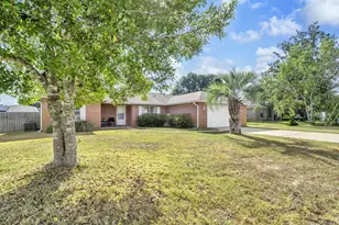 2754 Copper Reef Dr, Navarre, FL 32566 - Photo 2
