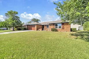 2005 Plumosa Palm Dr, Niceville, FL 32578 - Photo 2