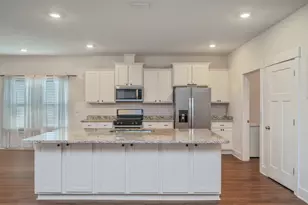 1126 Valor Walk Walk, Crestview, FL 32539 - Photo 8