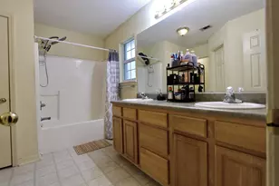 220 Tiffot Ct, Crestview, FL 32539 - Photo 12