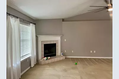 9866 Parker Lake Circle, Navarre, FL 32566 - Photo 4