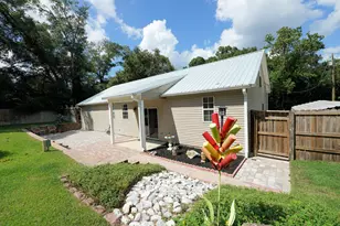 703 Cypress St, Niceville, FL 32578 - Photo 30