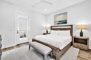 413 Henderson Cottage Wy, Destin, FL 32541 - Photo 2