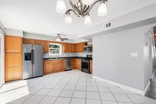 422 NW Village Ct NW, Fort Walton Beach, FL 32548 - Photo 10