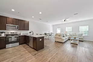 1712 Sound Haven Ct Ct, Navarre, FL 32566 - Photo 2