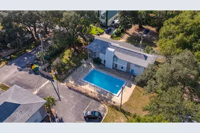 201 E College Boulevard E #13, Niceville, FL 32578 - Photo 1