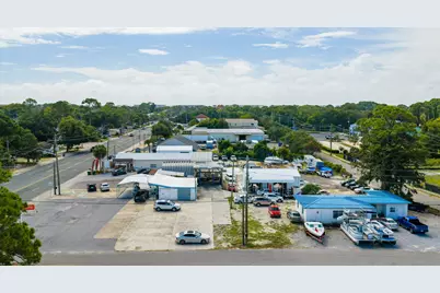 60 Beal Parkway, Fort Walton Beach, FL 32548 - Photo 1