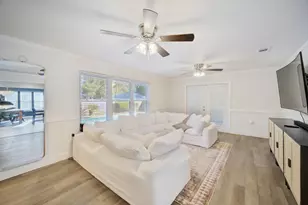 1024 Juniper Ave, Niceville, FL 32578 - Photo 16