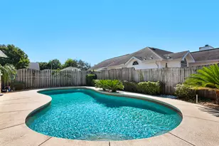 880 Brande Ct, Shalimar, FL 32579 - Photo 1