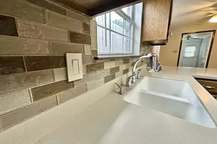 451 W Park Dr, Mary Esther, FL 32569 - Photo 20