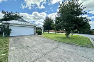 451 W Park Dr, Mary Esther, FL 32569 - Photo 2