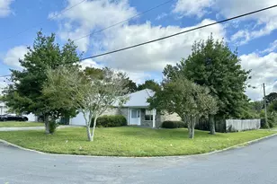 451 W Park Dr, Mary Esther, FL 32569 - Photo 6