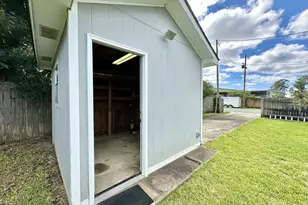 451 W Park Dr, Mary Esther, FL 32569 - Photo 42