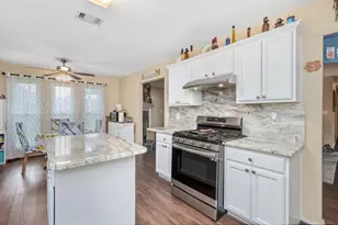 517 Tom Sawyer Ln, Crestview, FL 32536 - Photo 6