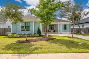 305 Sweet Basil Ln, Niceville, FL 32578 - Photo 2