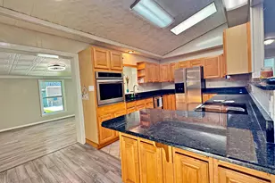 25 NW Memorial Parkway NW, Fort Walton Beach, FL 32548 - Photo 20