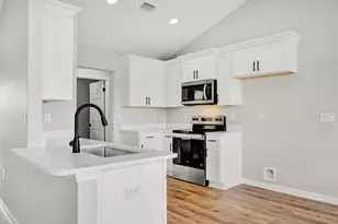 3205 Liz Ct, Crestview, FL 32539 - Photo 8