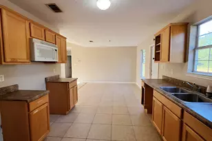 6121 Robin Rd, Crestview, FL 32539 - Photo 4