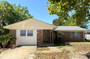 318 Austin Ave, Mary Esther, FL 32569 - Photo 1