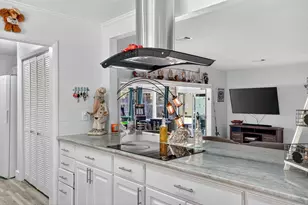 6500 Calle De Lago, Navarre, FL 32566 - Photo 10