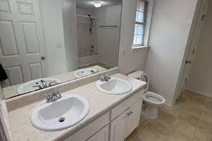 1022 Freeport Ct, Mary Esther, FL 32569 - Photo 4