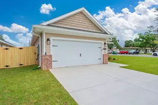 499 Apache St, Fort Walton Beach, FL 32547 - Photo 4