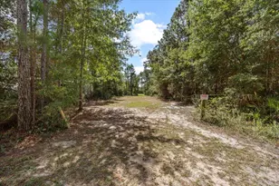 9251 Timber Ln, Navarre, FL 32566 - Photo 4