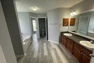 427 Triton St, Crestview, FL 32536 - Photo 8