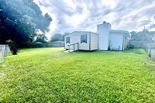 307 NW Sikes Circle NW, Fort Walton Beach, FL 32548 - Photo 4