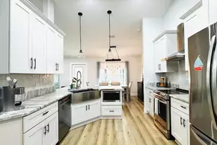 6977 Flintwood St St, Navarre, FL 32566 - Photo 4