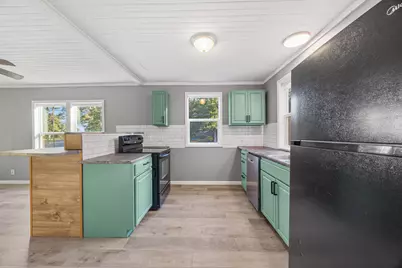 198 E 1st Avenue E, Crestview, FL 32536 - Photo 10