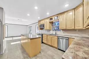 211 Holland Dr, Defuniak Springs, FL 32433 - Photo 10