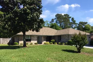 213 Hillside Dr, Niceville, FL 32578 - Photo 2