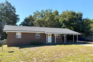 22 Overstreet Dr, Mary Esther, FL 32569 - Photo 1