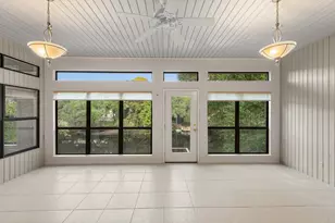 629 Carr Dr, Niceville, FL 32578 - Photo 4