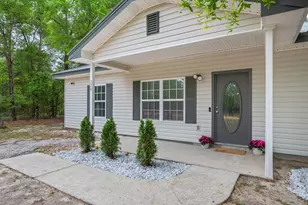 226 E Cypress Ave E, Defuniak Springs, FL 32433 - Photo 34