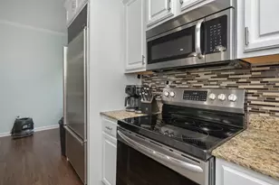 226 E Cypress Ave E, Defuniak Springs, FL 32433 - Photo 8