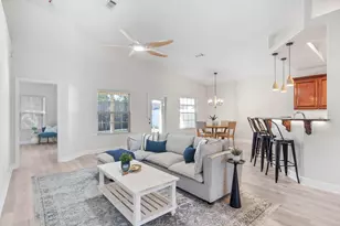 2071 Fountainview Dr, Navarre, FL 32566 - Photo 10