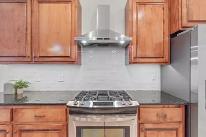 2071 Fountainview Drive, Navarre, FL 32566 - Photo 16